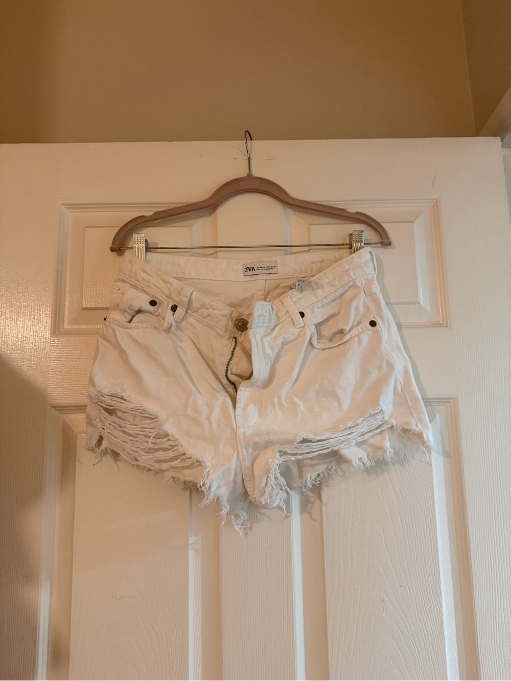 ZARA White Distressed High-Rise Denim Shorts